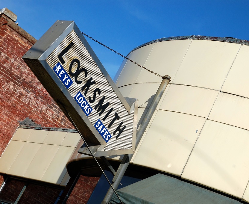 locksmith service center
